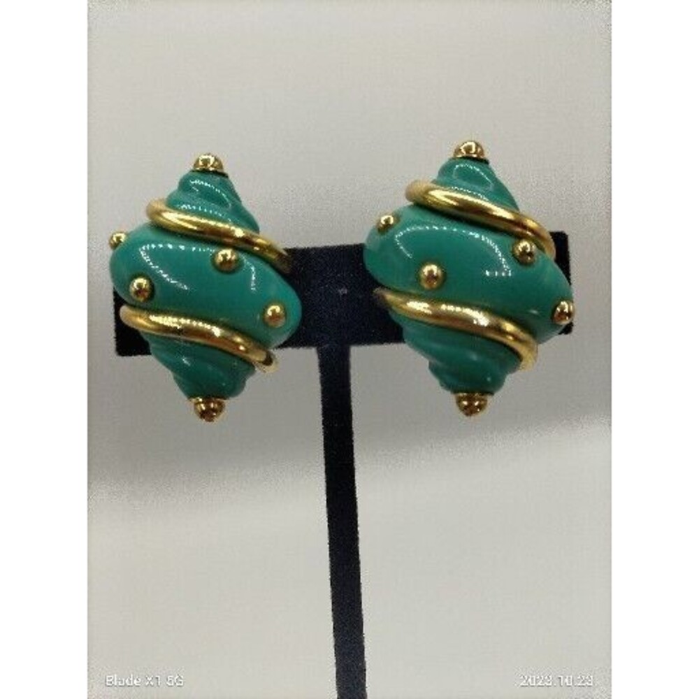 Vtg Signed Kenneth J. Lane Turquoise Gold Color Seashell Beach Clip Earrings